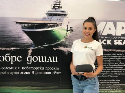 Наем на промоутъри, печат на униформи, супервизиране.